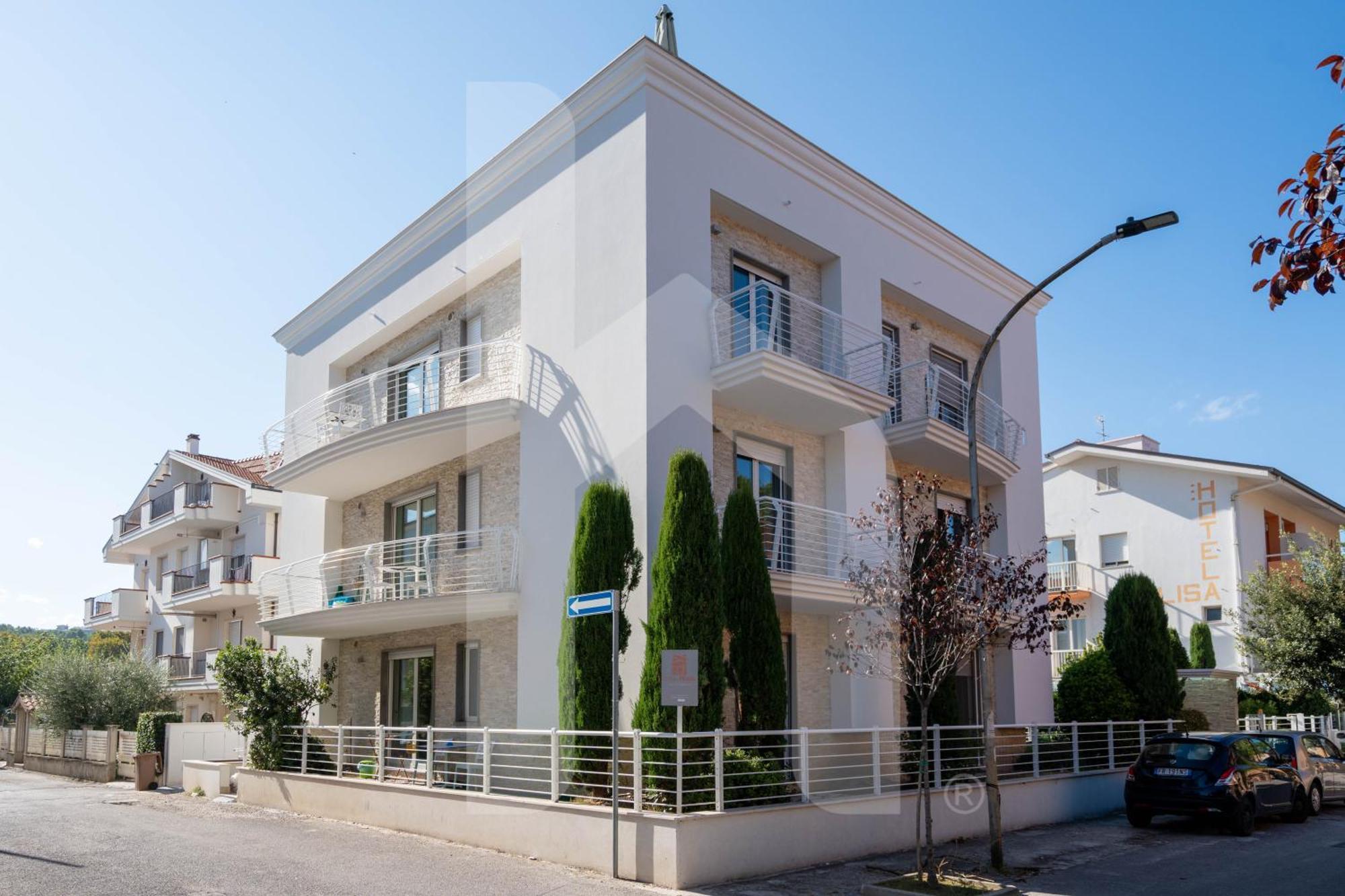Homiday - Residence Bordopineta Pineto Luaran gambar