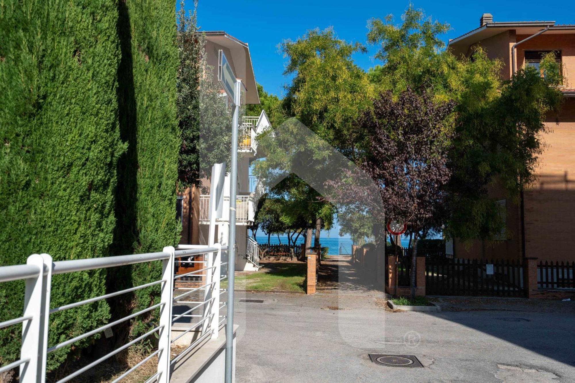 Homiday - Residence Bordopineta Pineto Luaran gambar
